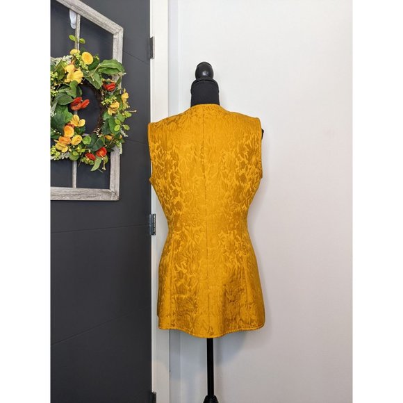 Albert Nipon Gold Vest - Picture 2 of 9